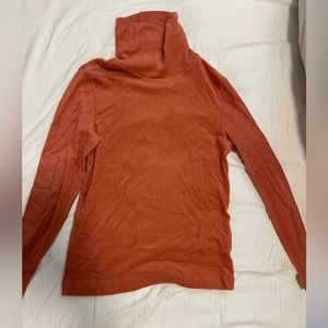 UNIQLO TURTLENECK HEATTECH